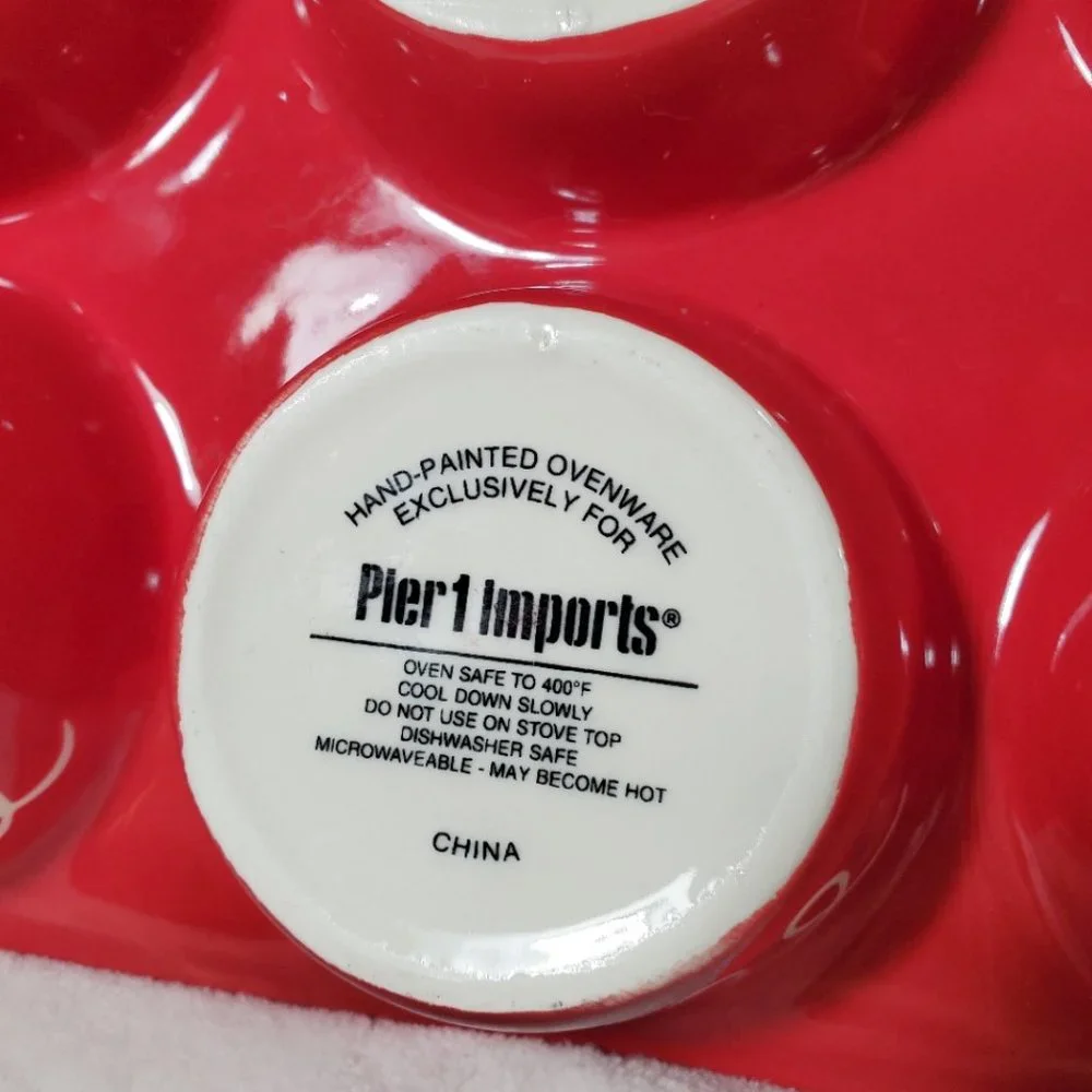 Pier 1 Import Holiday Christmas Muffin Ceramic Dish. Cake Biscuits Cornbread
